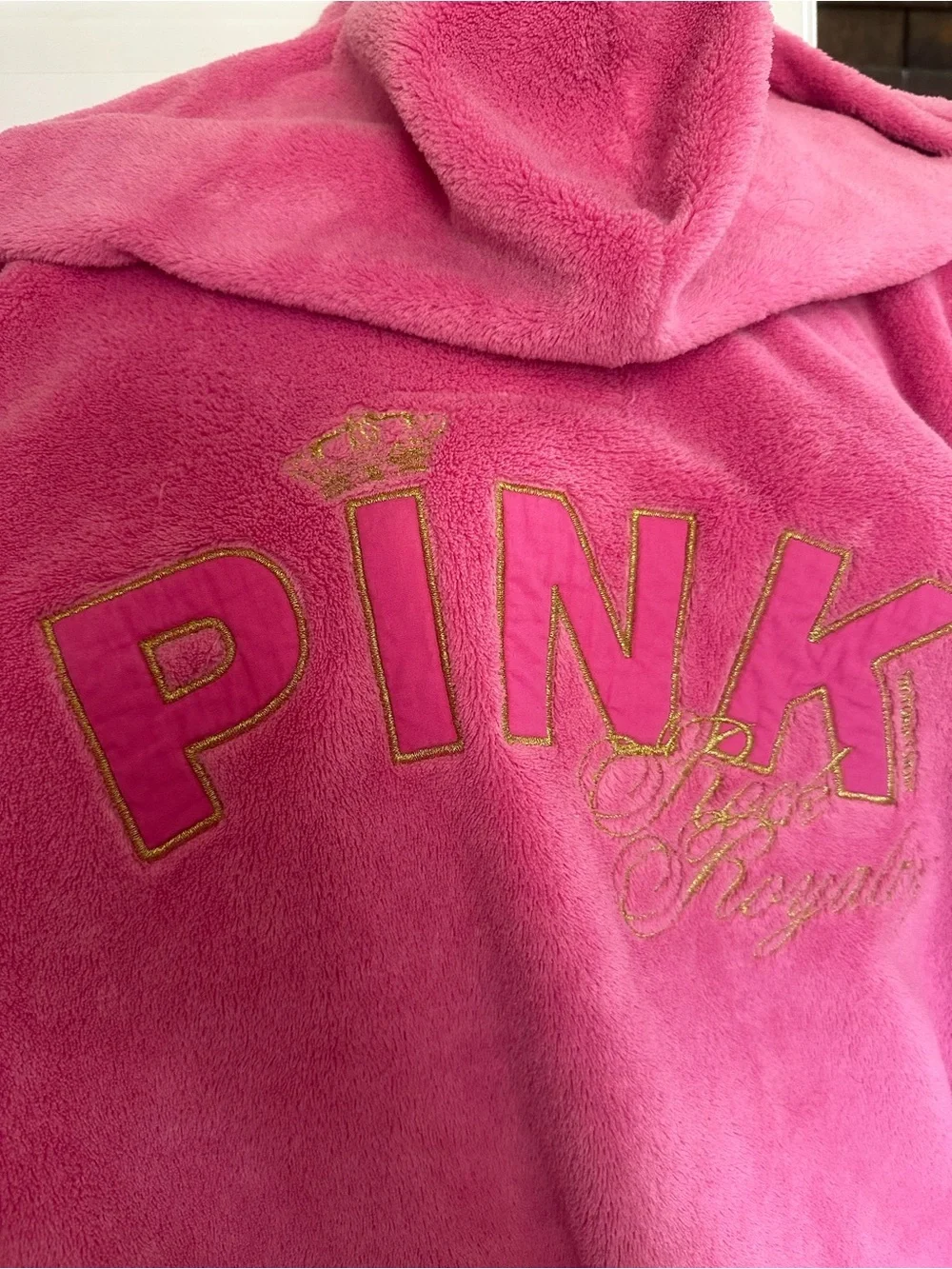 PINK Victoria's Secret Plush Hot Pink Hooded Robe with Gold Accents - Picture 2 of 5